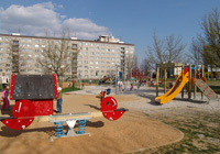 Reconstrucción de parques infantiles